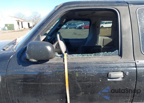 2001 Mazda B3000 Se z USA, uszkodzony, nr VIN 4F4ZR17U81TM25937